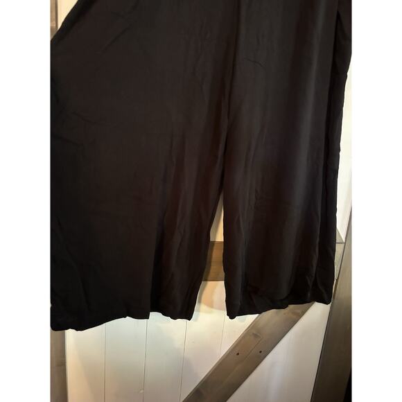 TORRID WOMEN'S BLACK GAUZE ELASTIC WAIST CULOTTE WIDE LEG PANT Sz 3 3X - Picture 2 of 5